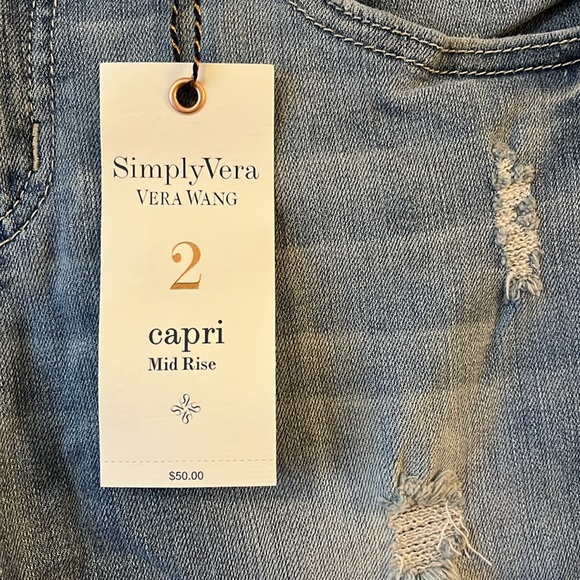 NWT Simply Vera Wang Capri Mid Rise Clear Sky Blue Roll Cuff Distressed Jeans 2 - Picture 3 of 15